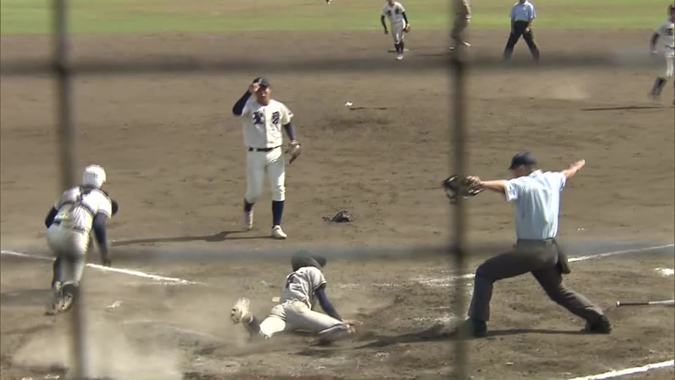 高校野球　春の青森県大会準決勝　八学光星が青森山田との対決を制し、八工大一とともに決勝へ