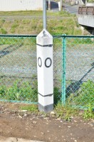 三沢駅構内の0キロポスト 米軍専用線のもの?