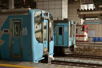 八戸駅にて。青い森鉄道の新旧列車に八戸線の気動車も。
