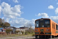 秋晴れの空とメロス号。