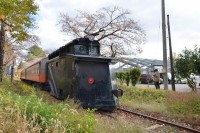 客車の後ろにはラッセル車も連結されています。