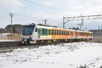 JRの「リゾートあすなろ」向山駅には様々な列車が走ってきます。