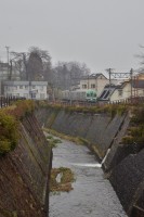 弘高下駅周辺。町中の色んな景色の中を走ります。
