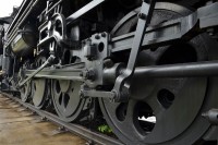 ４つの動輪。直径は１４００ｍｍ。