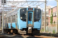 走行シーンの撮影では７０３系が。