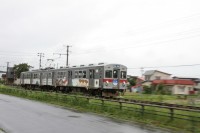 運動公園前駅手前での車両を流し撮り。