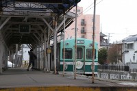 中央弘前駅にて発車を待つ列車。