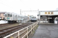 千年駅では列車交換も行われます。