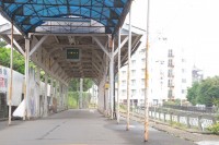 中央弘前駅。雨の日も雰囲気があります。