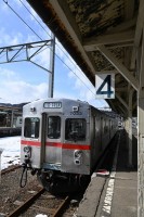  大鰐駅に停車中の７０００系。青空が広がっていました。