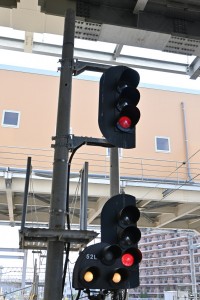 駅舎がリニューアルした青森駅。ホームの先まで入れるようになったので信号機の近くまで行けるようになりました。