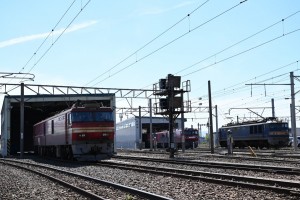 東青森駅に来る3種類の機関車そろい踏み。EF510形式も3色そろえば大興奮だったのですが・・・。