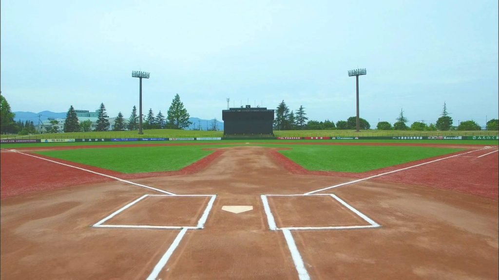 高校野球　夏の青森大会準決勝　弘学聖愛と青森山田が決勝進出　20日の試合結果
