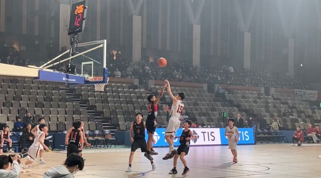 プロのコートで決勝戦　全国ミニバス大会青森県予選　男子はOWLSが優勝