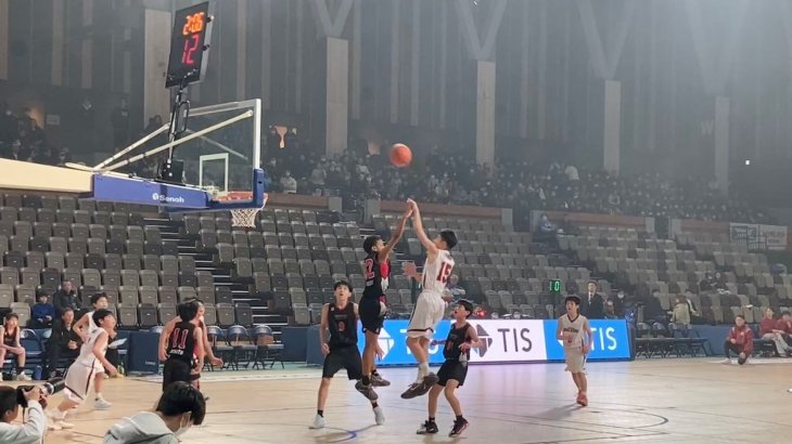 プロのコートで決勝戦　全国ミニバス大会青森県予選　男子はOWLSが優勝